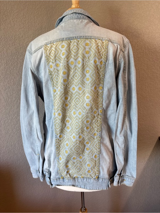 LuLaRoe Jackets & Blazers - LuLaRoe Jaxon Light Wash Denim Jacket with Yellow Embroidered Panels Large